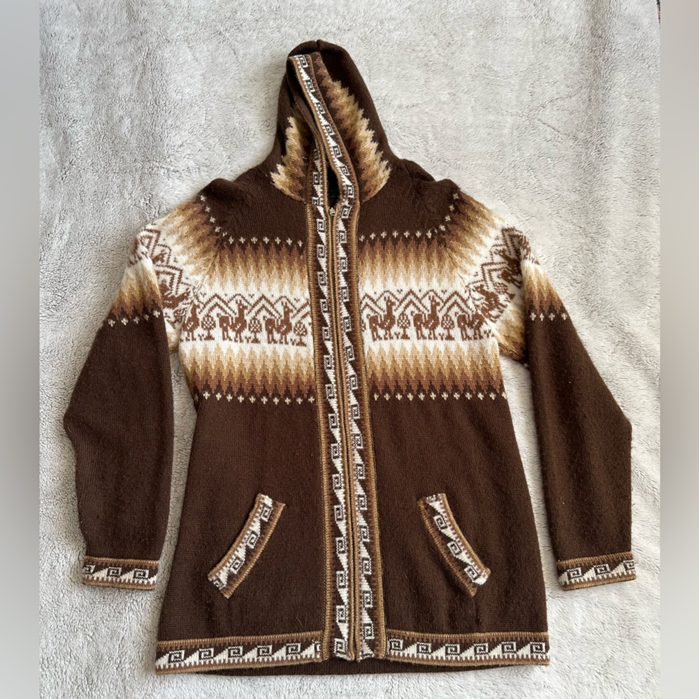 Alpaca wool Sweater with alpaca design